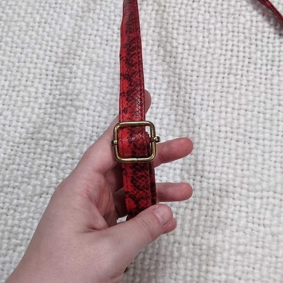 New‎ Rampage Wild Snake Red Faux Snake Skin Crossbody Bag with Gold Hardware - Picture 6 of 7
